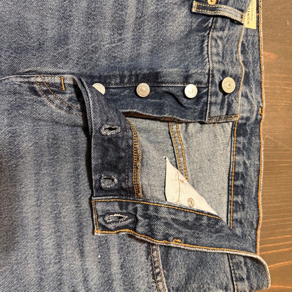 Levis Premium 501 Button Fly 90s Mens Straight Leg Blue Denim Jeans W29 L30 - Picture 5 of 10